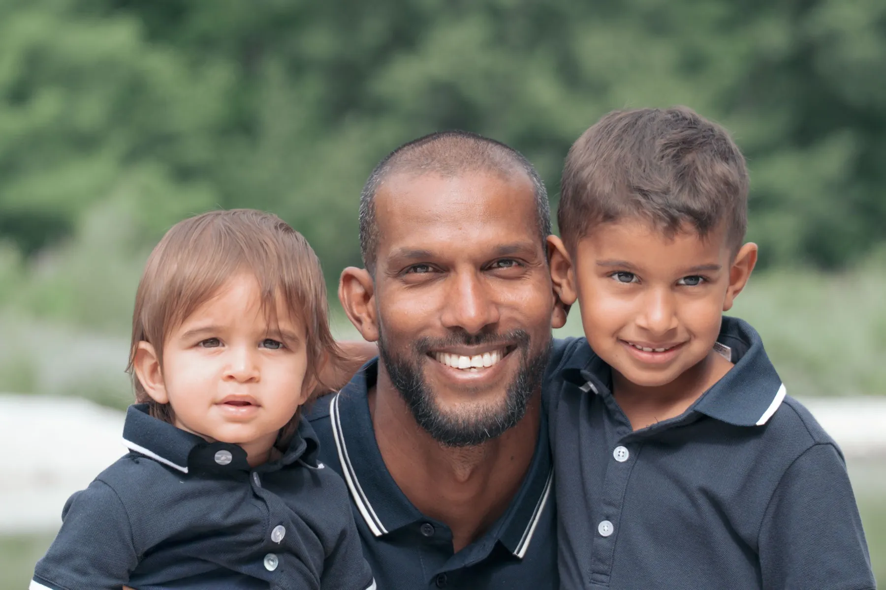 Papa et ses deux garçons