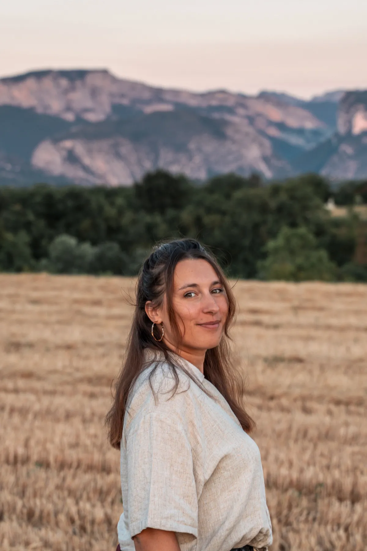 Portrait dans un champ de blé